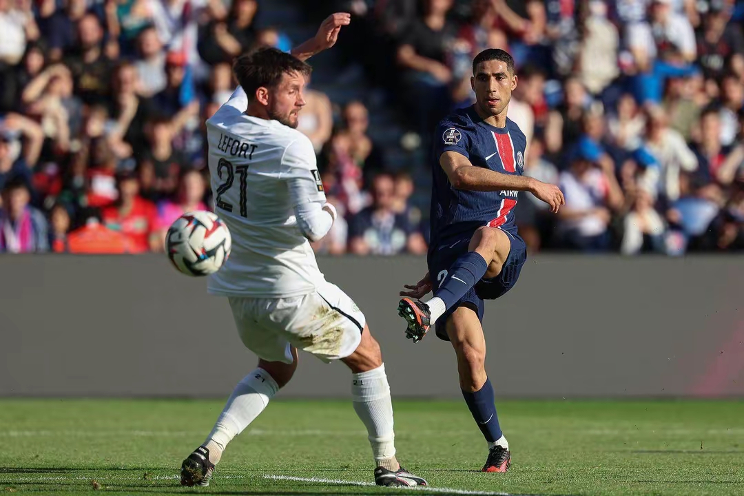 包含巴黎圣日耳曼今晚篮板制胜，志在英超名次提升，态度坚定，训练强度明显提升的词条九游旧版本下载链接